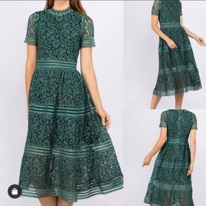 Green lace short-sleeve dress